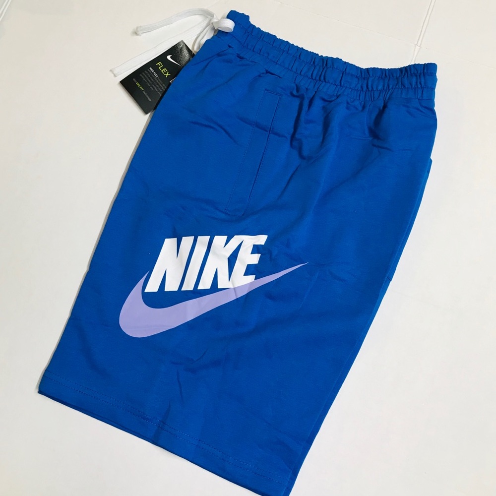 Men’s blue Nike shorts